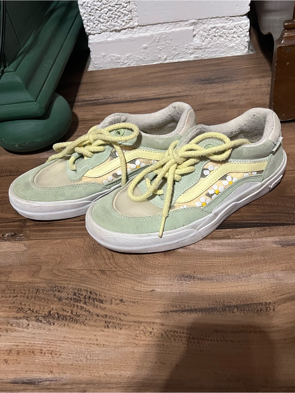 Kids Low-Top Sneakers in Pastel Green and Yellow